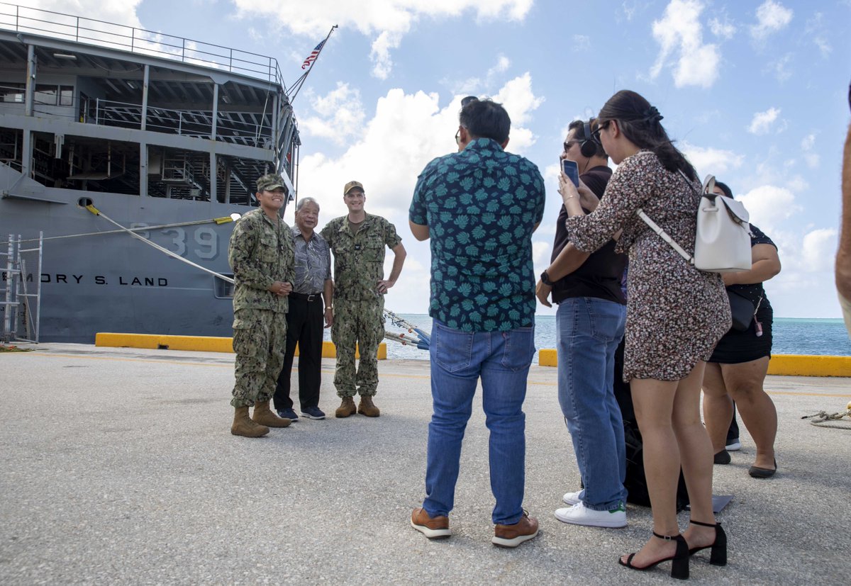 US7thFleet's tweet photo. The submarine tender USS Emory S. Land (AS 39) made a scheduled port visit to Saipan, Commonwealth of the Northern Mariana Islands, May 2. #USNavy | #FreeAndOpenIndoPacific

Read more: https://t.co/4gbi3u6QBt https://t.co/AdVh5gwFvx