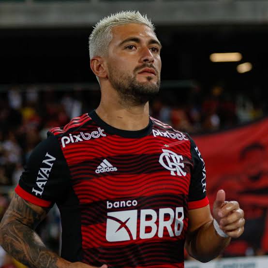 UrubuTT_'s tweet photo. “Eu nasci para jogar no futebol brasileiro, é onde meu futebol mais se encaixa. Se o Flamengo me der a oportunidade, gostaria de ficar muito mais tempo no clube”.

— Giorgian De Arrascaeta. https://t.co/ZLenF1hvCh