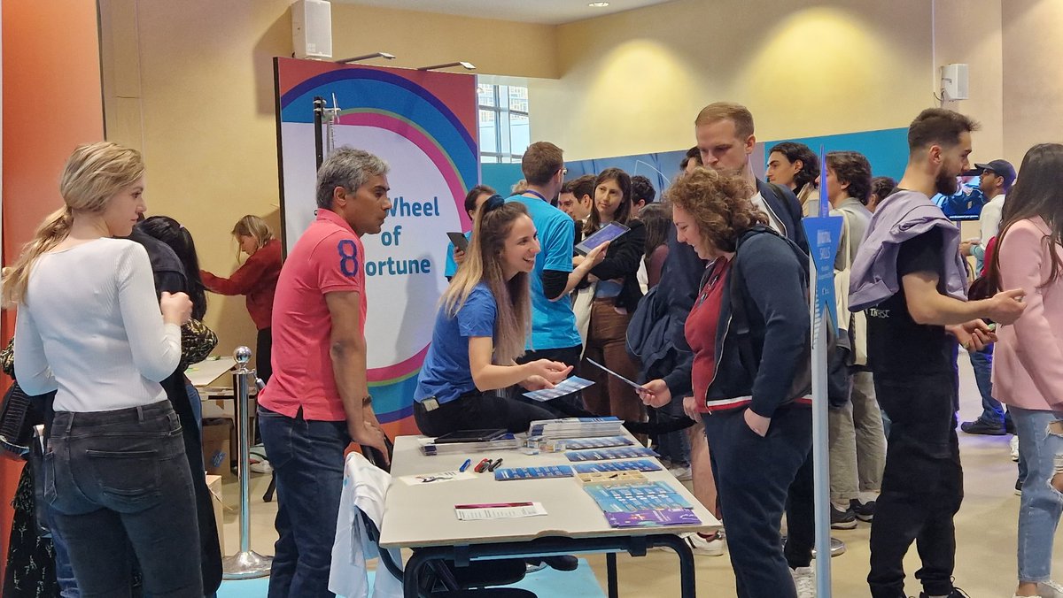 Na_carrera's tweet image. Are you in Brussels? 📍
Join our very enthusiastic colleagues at the Skills Village in the Berlaymont, main headquarter of the @EU_Commission, to test your knowledge on disinformation &amp;amp; learn about your digital footprint &amp;amp; digital skills! #DEAP 🇪🇺 #EUOpenDays  @GirlsGoCircular