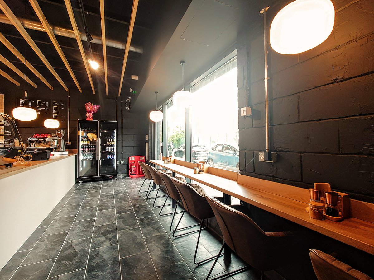 Welcome to our friendly coffee shop, where every visit is a joyful experience!
Our coffee machine brews up delicious hot beverages and we also offer freshly baked brownies, crepes, and bagels.
Come on in and treat yourself to a cozy and relaxing coffee break! #coffee #MCR