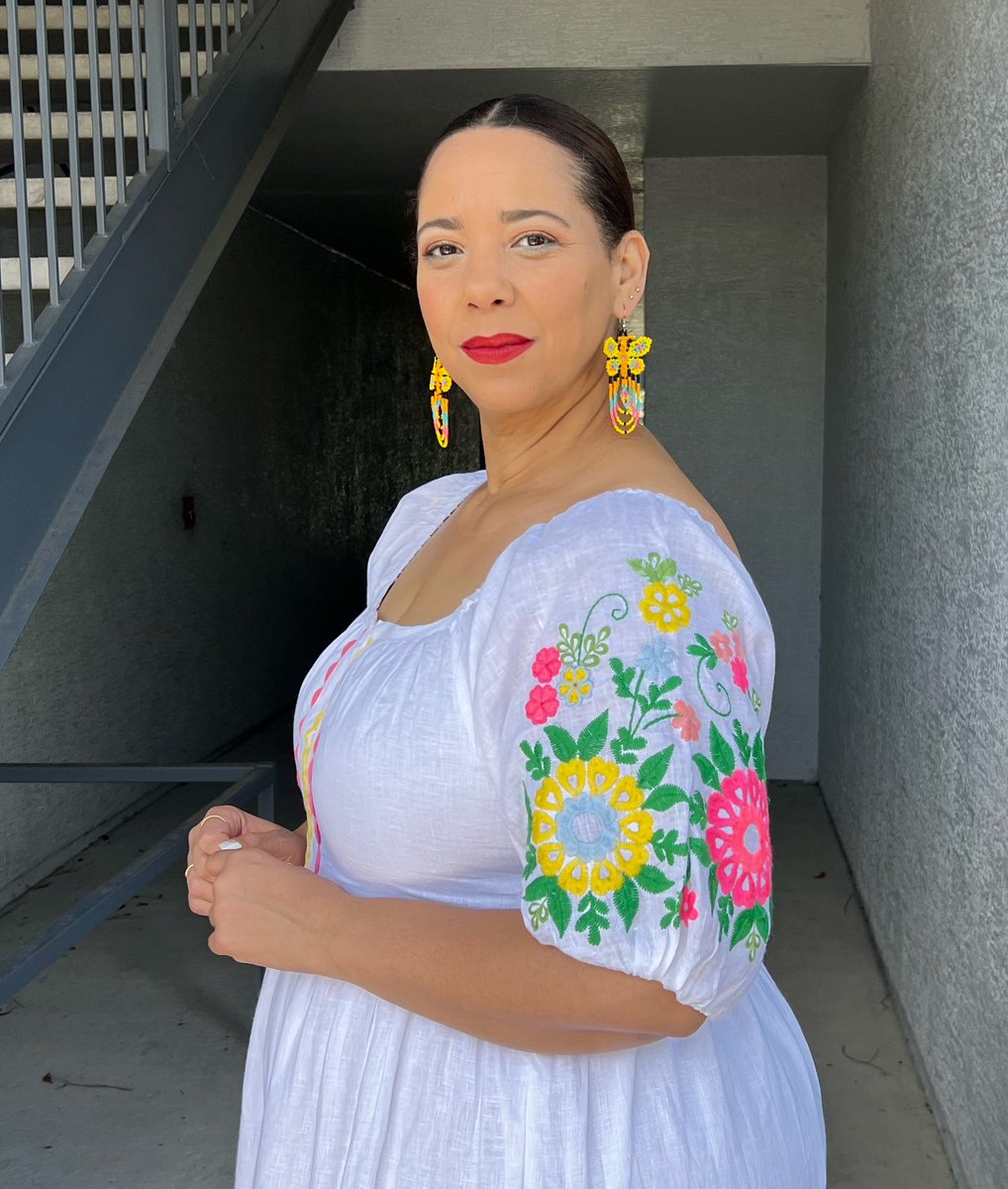 EstrellaFReport's tweet image. Obsessed with this dress and the colors ❤️🎉🥳🎂@Dillards #rollerrabbit