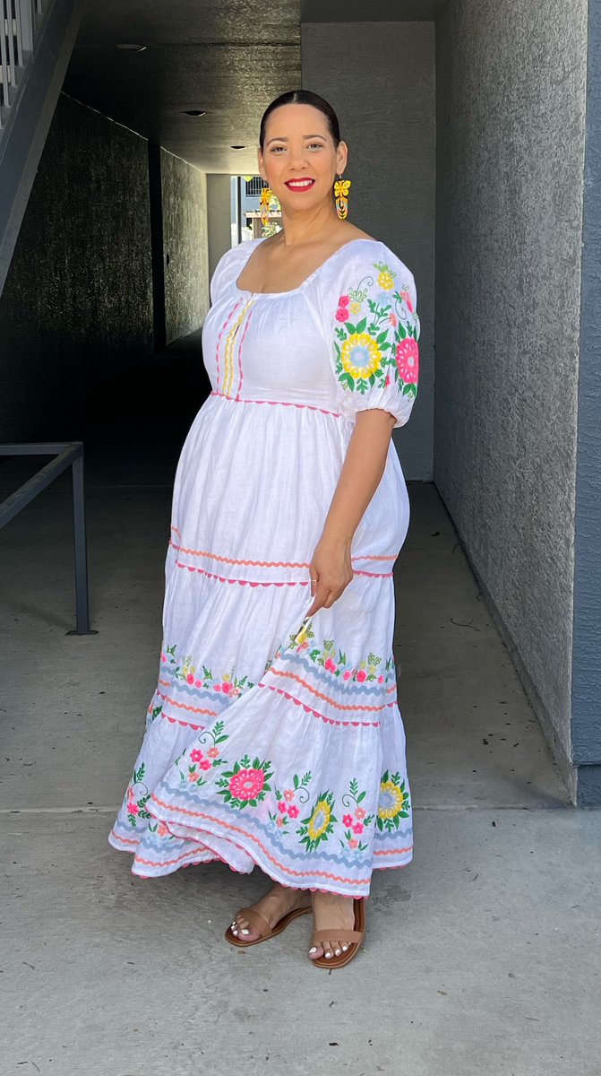 EstrellaFReport's tweet image. Obsessed with this dress and the colors ❤️🎉🥳🎂@Dillards #rollerrabbit