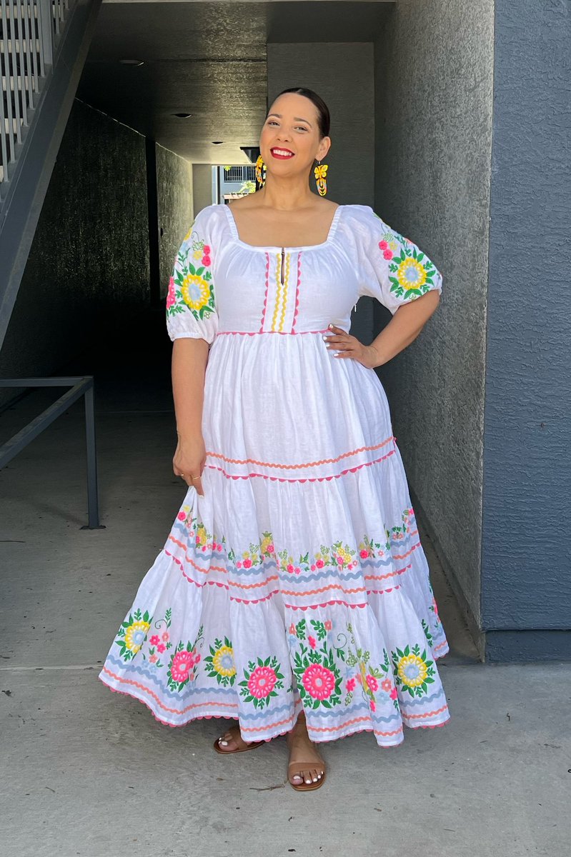 EstrellaFReport's tweet image. Obsessed with this dress and the colors ❤️🎉🥳🎂@Dillards #rollerrabbit