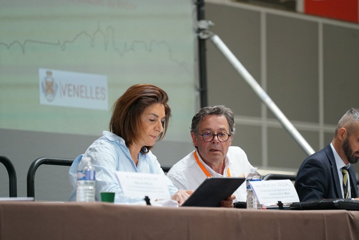 al_petel's tweet image. 🟠🔥 Maillons essentiels pour la prévention et la lutte contre les incendies, les comités feux et les réserves de sécurité civile du @departement13 organisaient aujourd&apos;hui leur AG à Venelles.
Très heureuse d&apos;être aux côtés des bénévoles des #CCFF et #RCSC ce matin.