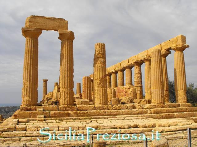 Buona Domenica con la #storia e le #origini della #ValledeiTempli di #Agrigento, uno dei #luoghi visitabili gratis con l'iniziativa #DomenicalMuseo...siciliapreziosa.it/guida-turistic…

#BuonaDomeninca #Domenica #travelphotography #Travel #turismo #Primavera #Sicilia #Sicily #7maggio #arte