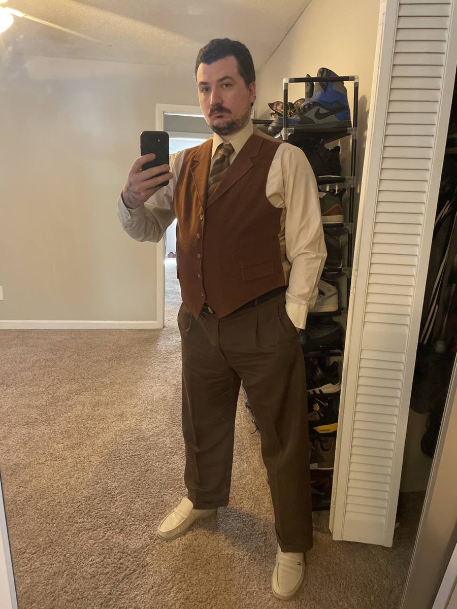 thetoddster83's tweet photo. Happy dadurday! For some reason I feel like a corporate killer today. #dadbod #dadlife #dadtransformation #fatdad #dumbdad #90sdad #sitcomdad #weightgain #gainer #H2T https://t.co/DgKCPrXi1G