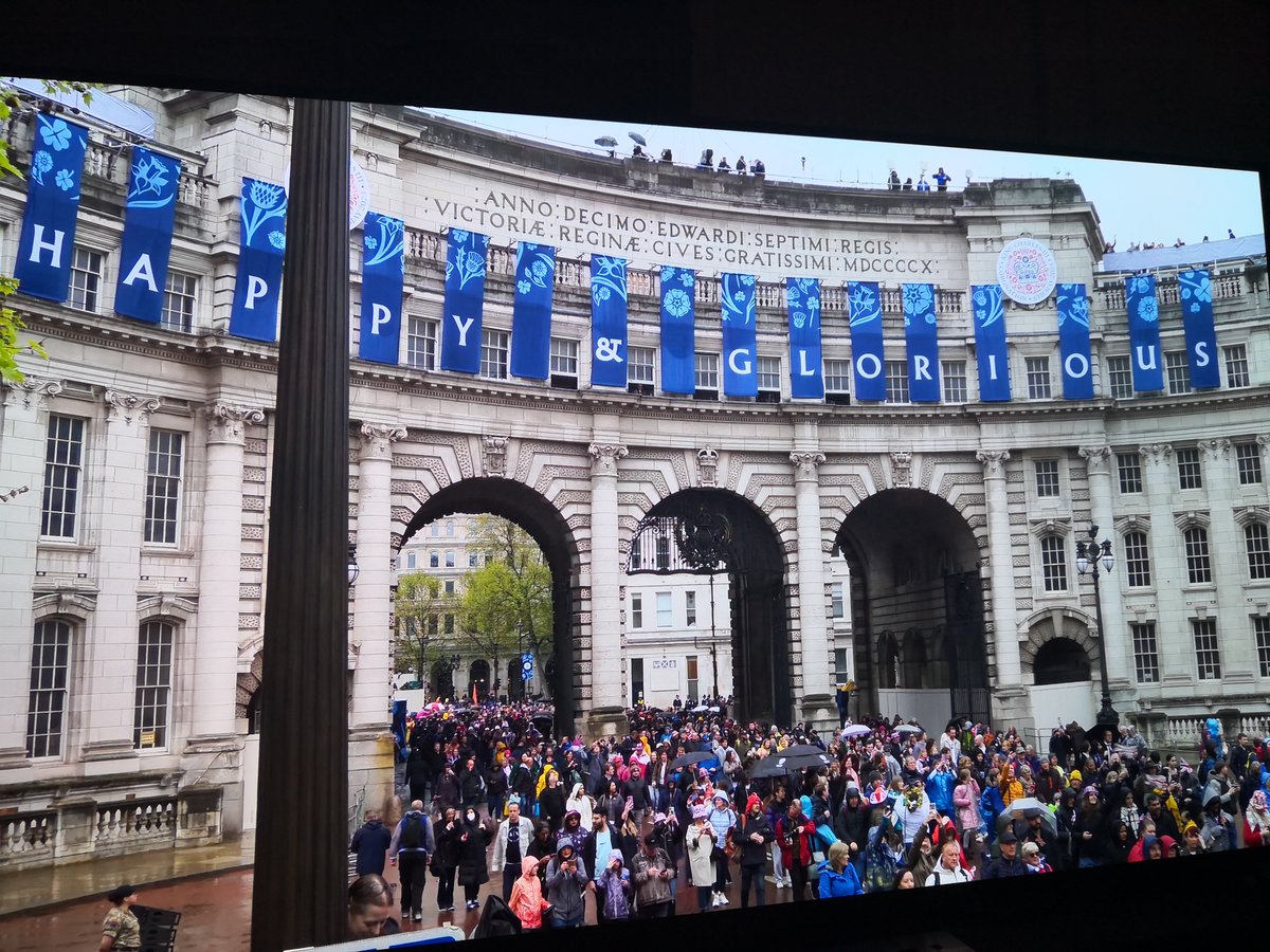 At today's coronation on Admiralty Arch, surely one of the largest ever point sizes of the Albertus typeface? <a href="/Tosche_E/">Toshi Omagari</a>