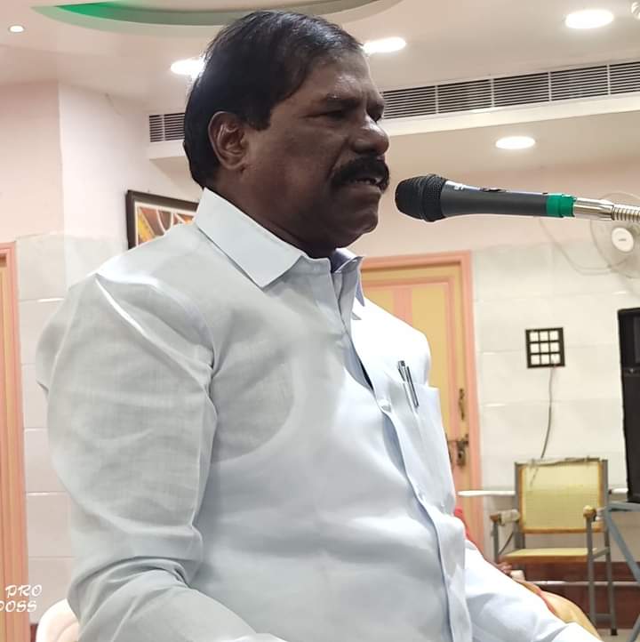 Leaderof29's tweet photo. மே 31 ஆம் தேதி வரை காத்திருப்போம் இட ஒதுக்கீட்டிற்காக, பிறகு என்ன நடக்கும் என்பது தமிழக அரசுக்கும் மக்களுக்கும் தெரியும்.,💛❤️

-பாமக கௌரவ தலைவர் 
@PmkGkm அவர்கள்.,💯🔥

#PMK #Gkm #Activemla #TN29 #VanniyarReservation #MBCV
#VanniyarSangam #TamilNadu #VanniyarCommunity #PMK2.0 https://t.co/MrAt8CI383