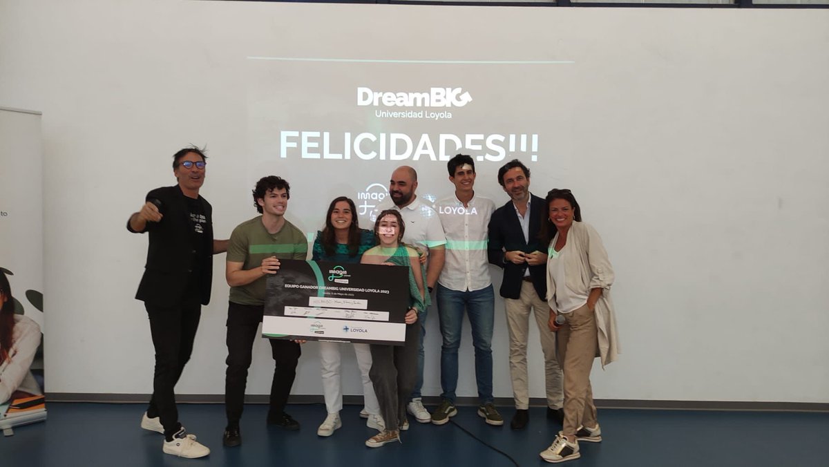 LoyolaAnd's tweet photo. 🏆 Blanca Martínez, José Luis Nadal del Cuvillo y Miriam Román, estudiantes del grado en ADE, ganan el #DreamBigChallenge de este año con su proyecto ‘Hilando’ y pasan a la siguiente fase en Barcelona ¡Mucha suerte y enhorabuena! 👏🏽@IN_Loyola https://t.co/x0HeoAIVpL
