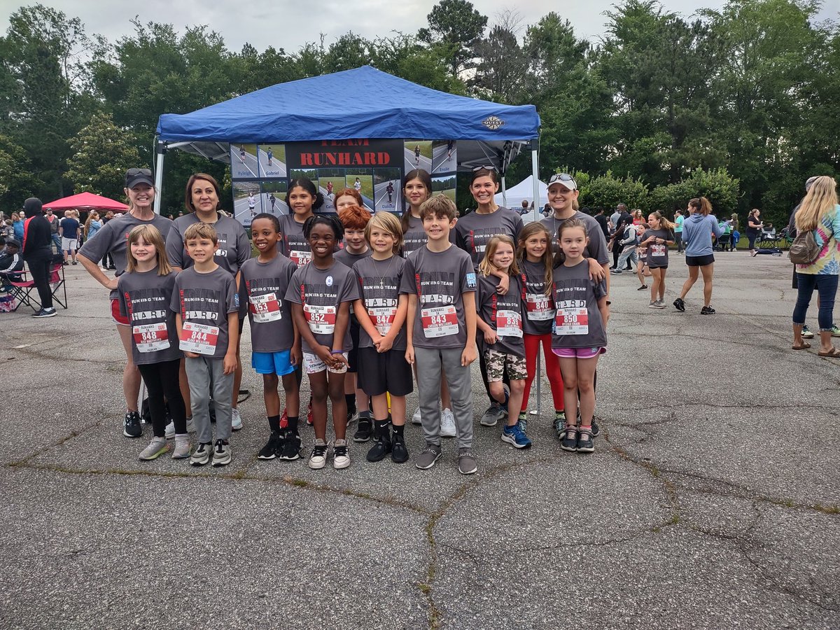 danikaowhite's tweet photo. @WhiteKnollElem Run Hard team showed up and showed out today! We are so proud of you! 
#WKEtheplacetobe https://t.co/ymifXswb1O