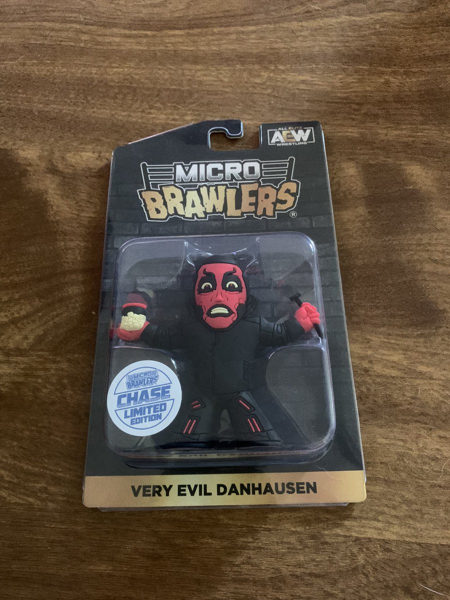 Thanks to my Fiancé, Something Very Nice, Very Evil came in the mail this morning

#Danhausen #MicroBrawlers