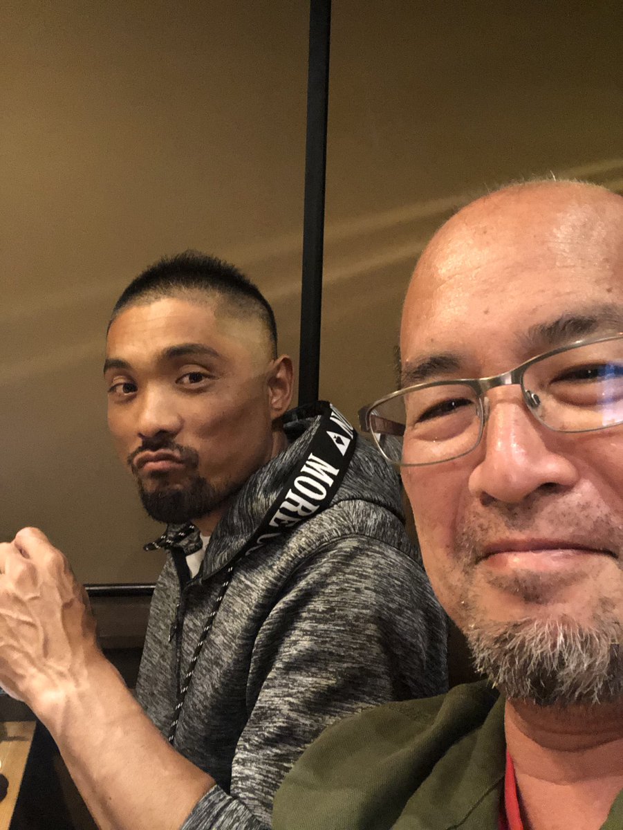 hide19640518's tweet photo. 久しぶりにこんな時間にこの人と夜ごはん。 https://t.co/R0SugtCt6R