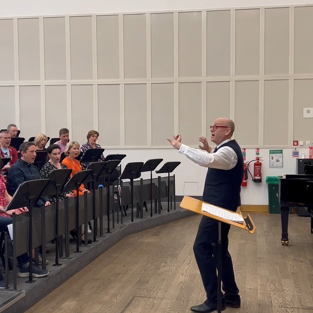 Royal Opera House on Twitter "👑 Here's the Royal Opera chorus