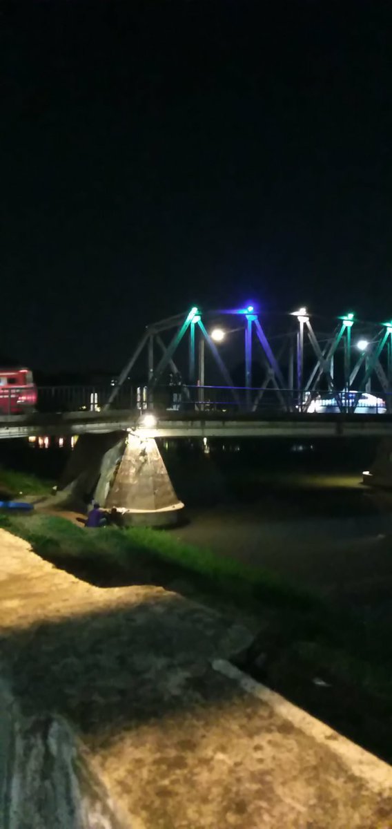 SuwitIDWork's tweet photo. เหงาๆสะพานเหล็กจ้าวทักๆๆ��ชียงใหม่
หญิง100% https://t.co/eX7JA55sgx