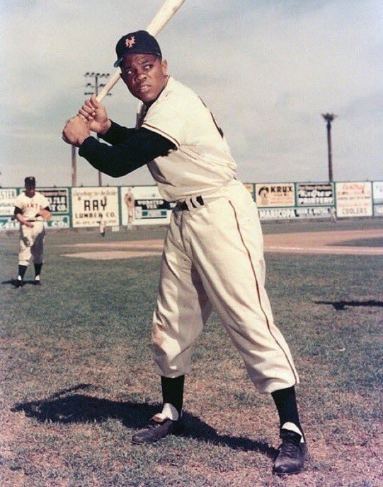 sigg20's tweet photo. Born #OTD 1931,Willie Mays,From a young NY Giant to a veteran SF Giant,to the end with the Mets,an Amazing Career.Many Fans say
 “He’s the Best I Ever Saw”.#SFGiants  #SanFrancisco #NYC #Mets #BOTD #WillieMays #1950s #1960s https://t.co/yqD1NKjhAZ