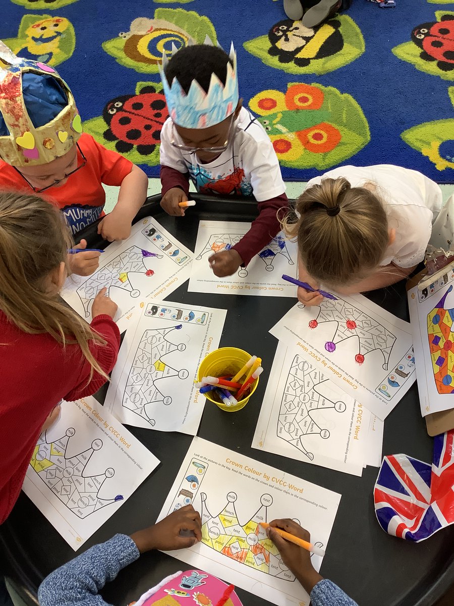 ourFAB_EYFS's tweet photo. Reception enjoyed celebrating the King's Coronation! 👑🇬🇧 https://t.co/rIUpiXFqI2
