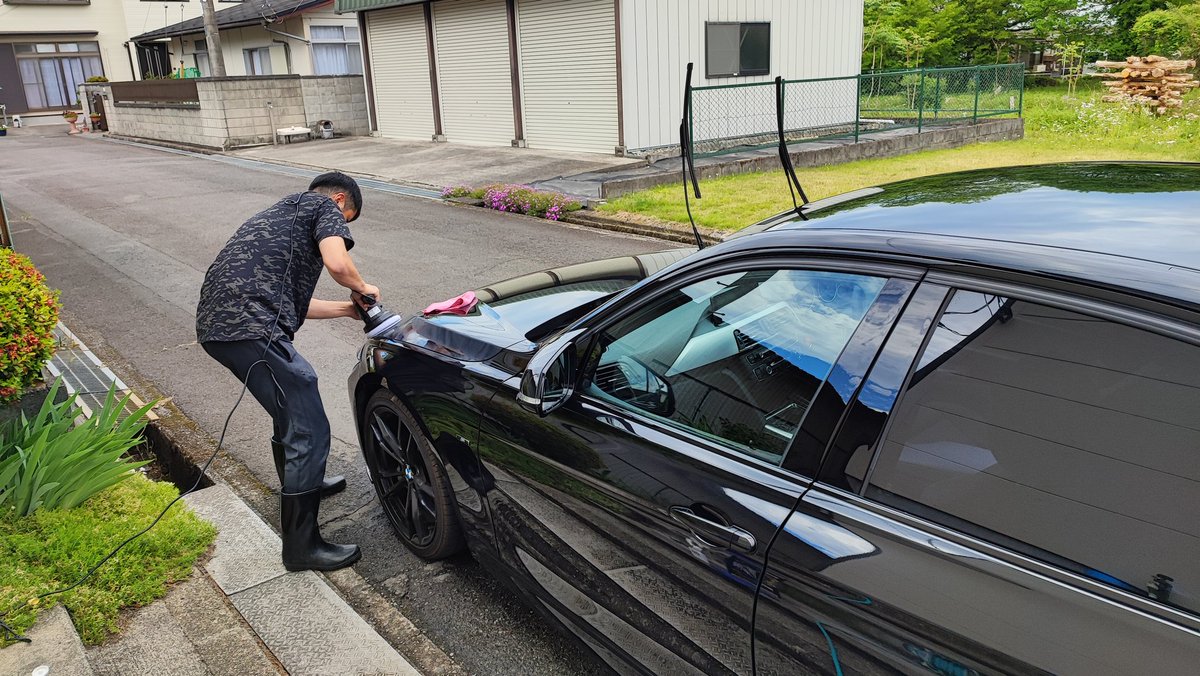 Hayato_Yuasa's tweet photo. @mikiya_2476 ゴールデンウィーク中に予約が取れて良かったです！！
洗車のプロにお任せして正解でした👍 https://t.co/D8NXFtdjQV