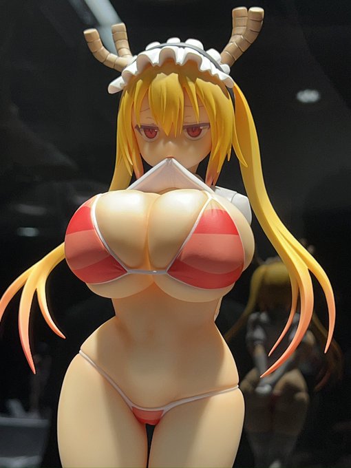 そういえば今日展示スペースめぐりしたフィギュアの中で一番でかかったオッパイがこちらです 