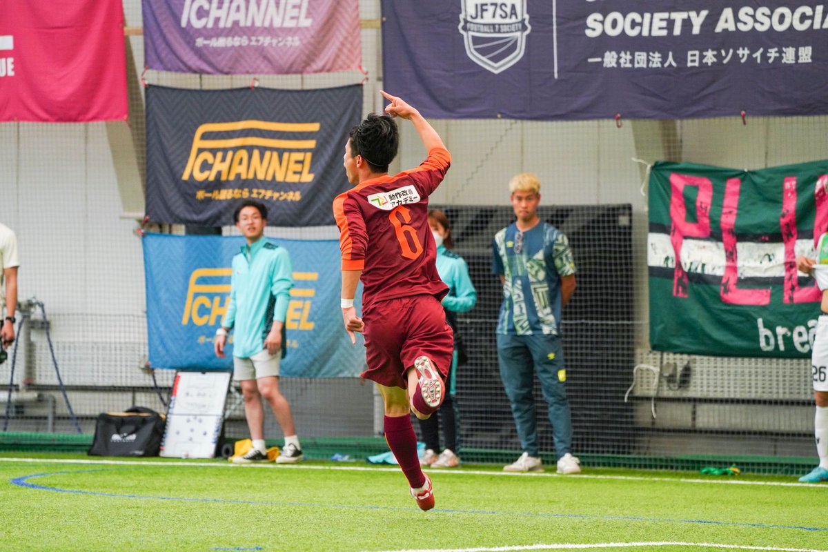Eisuke020210's tweet photo. 日本一🏆

初の全国大会。初の日本一。
頂からの景色は最高でした。
LAZOは最高のチームです。
今年から加入させてもらって、こんな経験が出来て最高以外に言葉が見つかりません。一生の財産です。感謝します。
応援してくださった方々ありがとうございました！
#ソサイチ全国大会
#lazofc 
#6 https://t.co/T0Ss0iIBqB