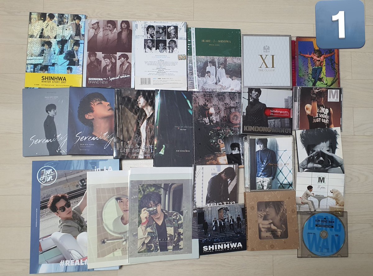 BLACKCHAMCHI's tweet photo. 신화 굿즈 앨범 DVD 판매
1번(신화, 멤버 앨범) 2만원, 2번(콘서트 dvd) 1만원
같이 사면 굿즈도 다 드려요

#신화 #shinhwa #에릭 #문정혁 #이민우 #김동완 #신혜성 #전진 #앤디 #이선호 #굿즈 #앨범 #콘서트 #dvd #양도 https://t.co/Xd1uYqKBp2