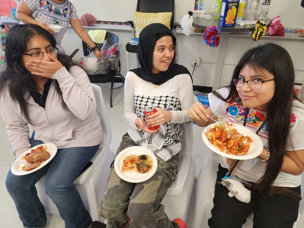 More pics from our Cinco de Mayo/International Day Celebration. The students had a ball. The parents supported our event completely. The food was DELICIOUS &amp; plentiful! @HISDMultiPrgms @HISD_ELA <a href="/FondrenMS_HISD/">Fondren Middle School</a> <a href="/EstherSalazar08/">Esther Salazar</a> <a href="/cynthia_pruneda/">Cynthia Pruneda</a> <a href="/Samiya_Sartaz/">Samiya Sartaz</a> <a href="/Garibaldi3HISD/">Ingé V. Garibaldi</a>