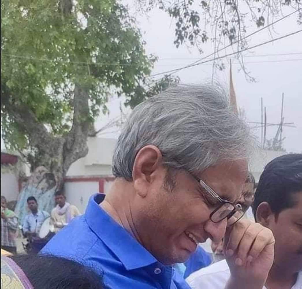 PintuYadavDDC's tweet photo. माँ के जानें का दर्द।
#RaveeshKumar @ravishndtv 
विनम्र श्रद्धांजलि!! https://t.co/tm4TitLFXW