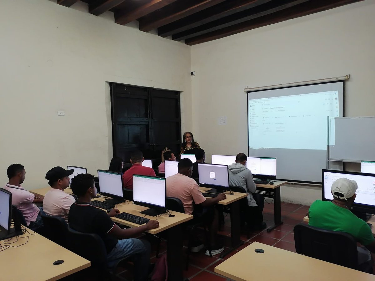 instituto educativo si tweet media