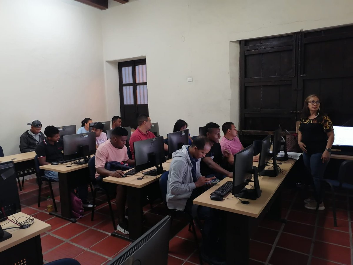 instituto educativo si tweet media