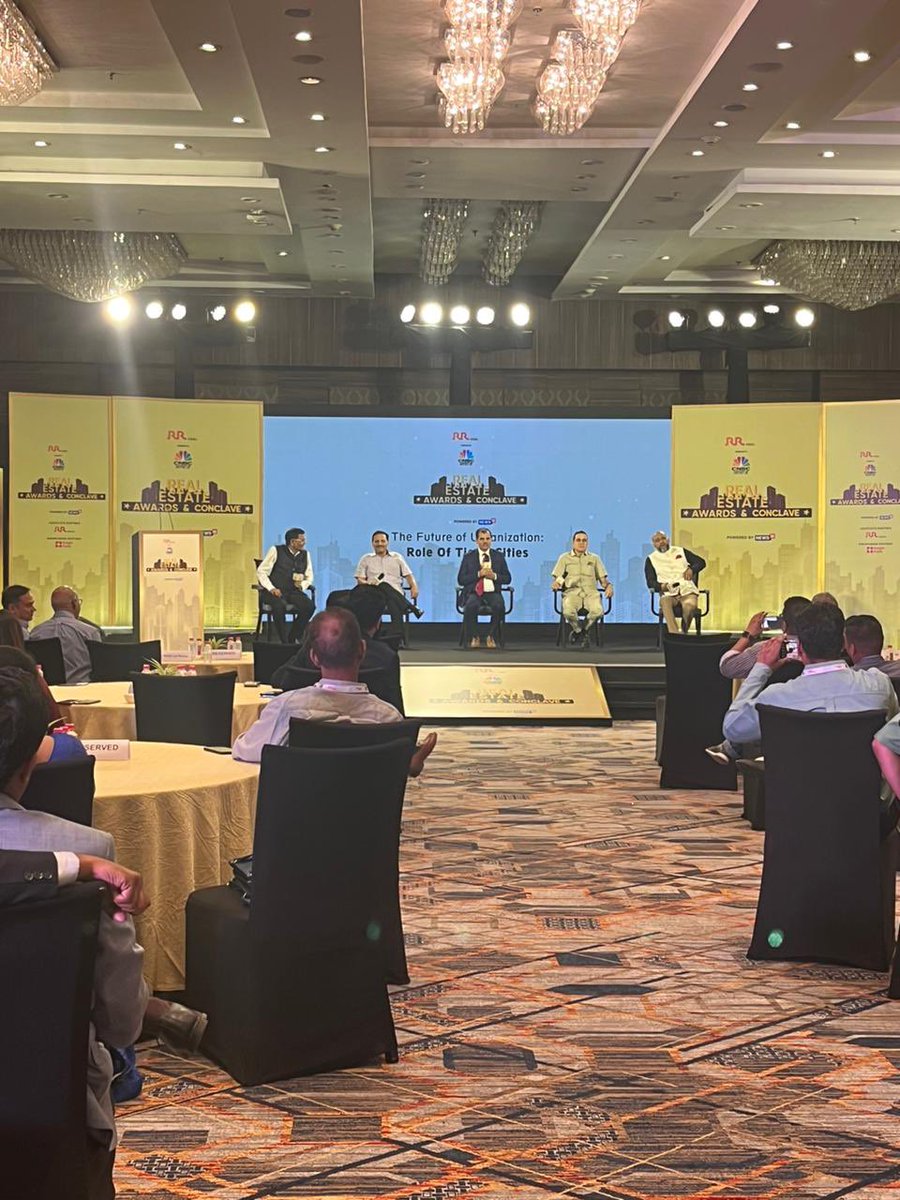 The Future of Urbanization: Role Of Tier 2 Cities moderated by  Mr. Lakshman Roy - Economic Policy Editor - CNBC-AWAAZ, live at The 14th Real Estate Awards & Conclave with @_RRKabel and @CNBC_Awaaz. 
#CNBCAwaazREA2023 #Partnered @KnightFrank_IN @kabrashreegopal