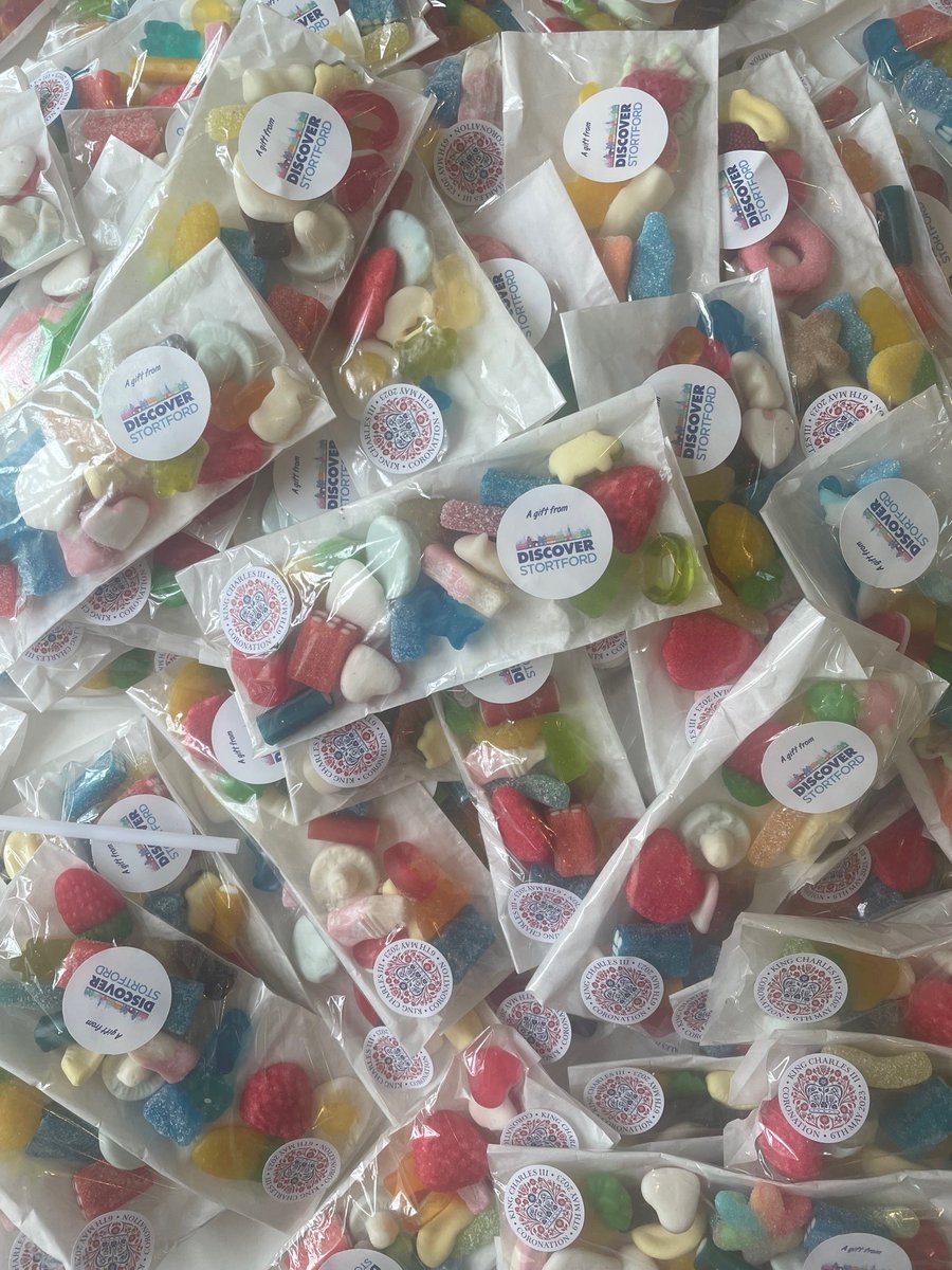 FREE Coronation sweet treat bags tomorrow! Come along to the event in Market Square tomorrow 12 - 4 and we have some fab little sweet bags from #MrSimms to give out throughout the afternoon. 

#CoronationFun #BishopStortford #DiscoverStortford #SweetTreats #FREEgift