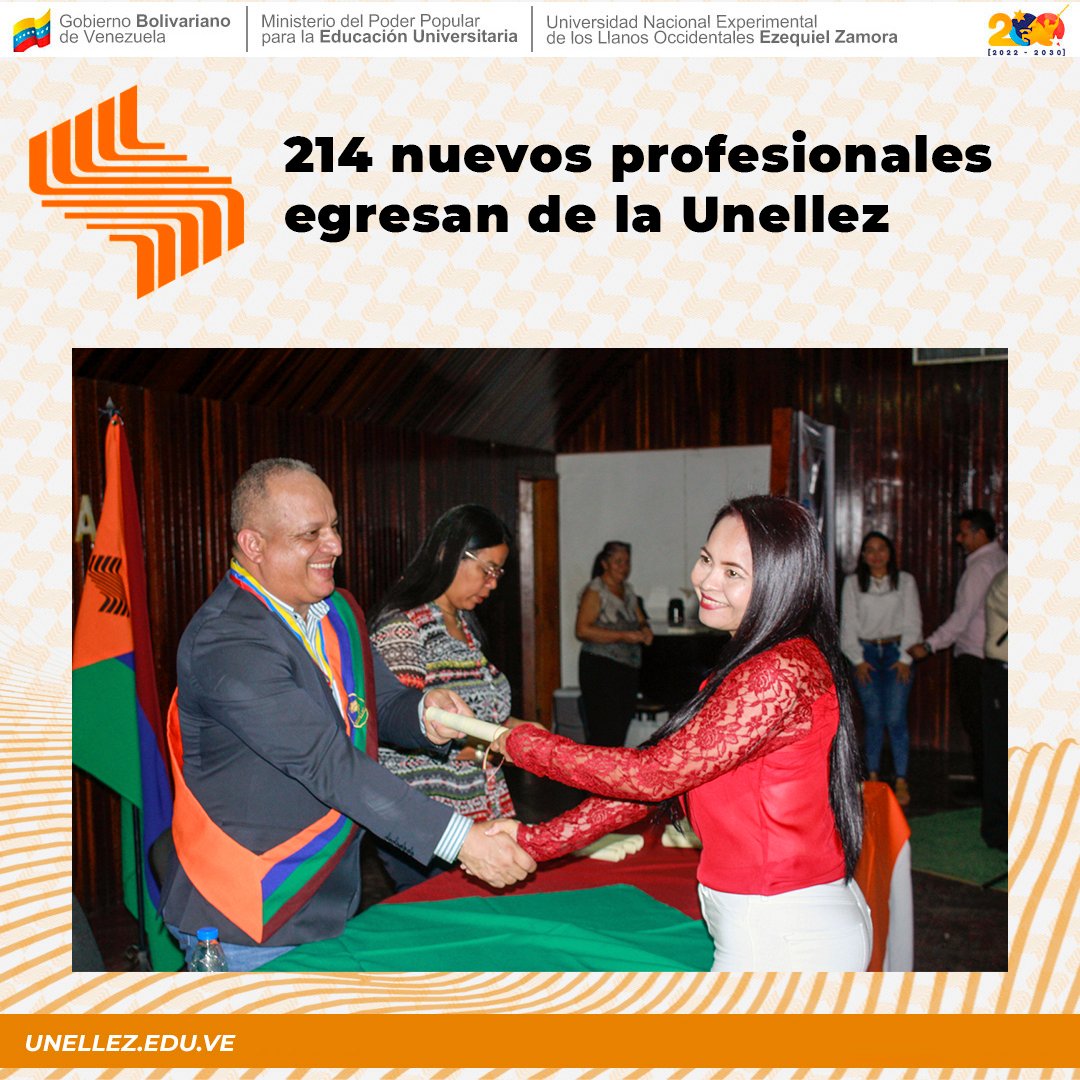 En el Auditorio Alberto Arvelo Torrealba de la  #Unellez un total de 214 graduandos egresaron de los diferentes vicerrectorados y núcleos de esta casa de estudios, las nuevas acreditaciones corresponden a 186 estudiantes de pregrado y 28 de estudios avanzados.