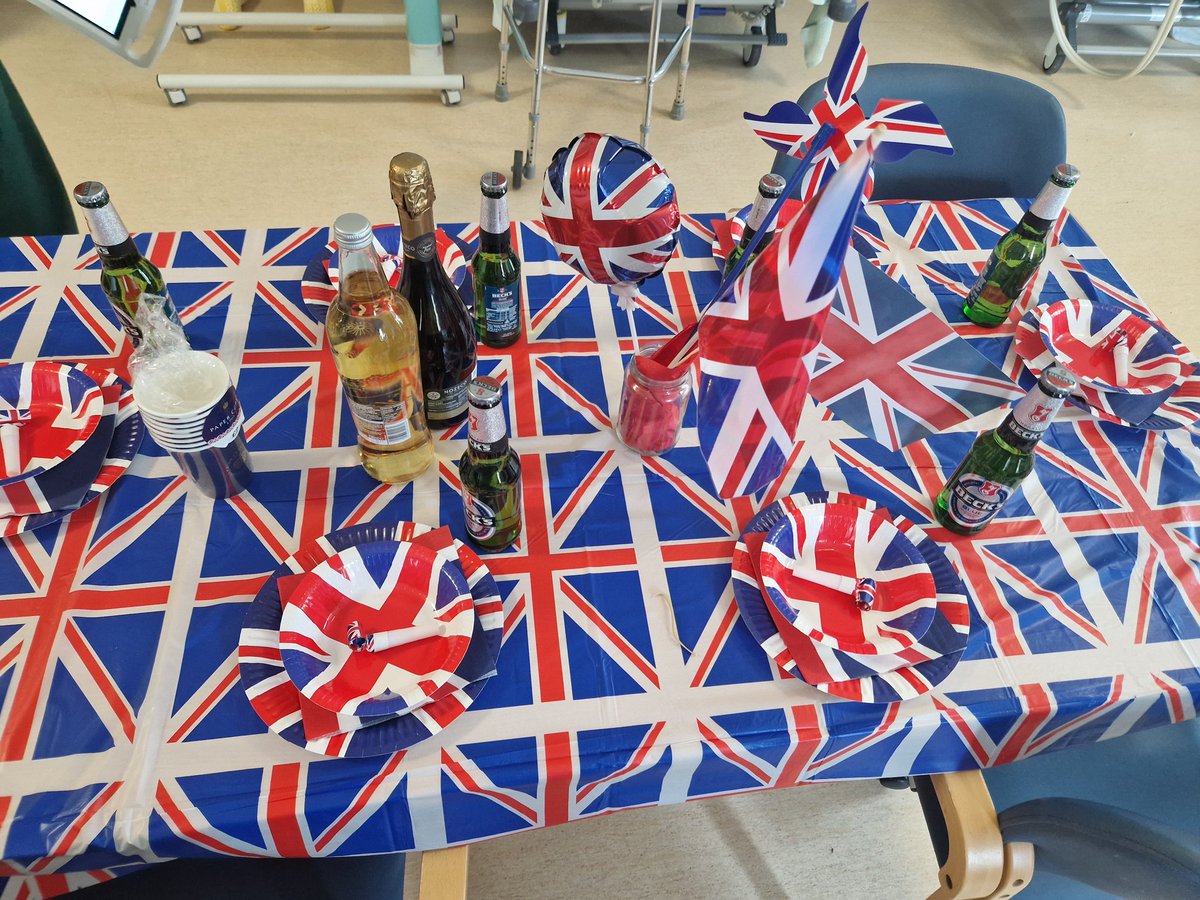 SharonJ30585142's tweet photo. #Onnenward celebrating the Coronation of King Charles lll
#rehab #puttingourpatientsfirst @WrexhamCOTE https://t.co/2H5PBdTFAJ