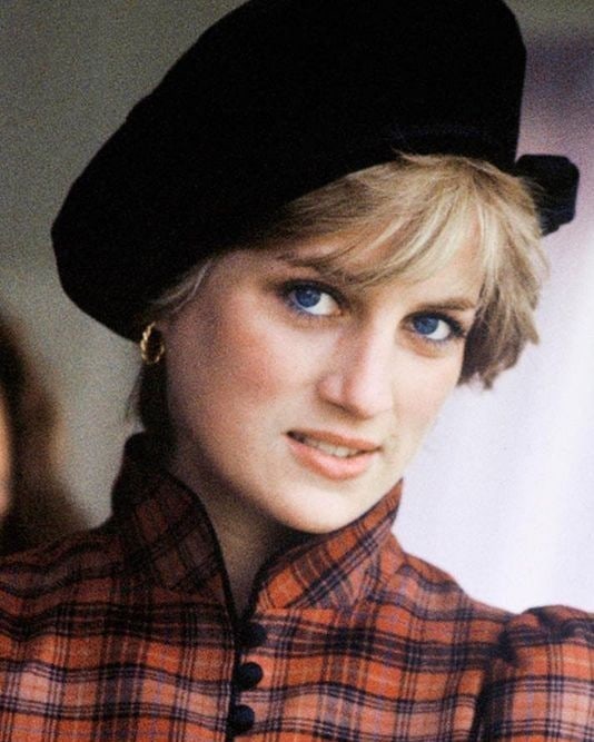 analiceanamart3's tweet photo. Hay cosas que jamás pueden ser cambiadas. Simplemente Diana. La Reina de los corazones por siempre. #Coronacion https://t.co/CqO2NtI1yO