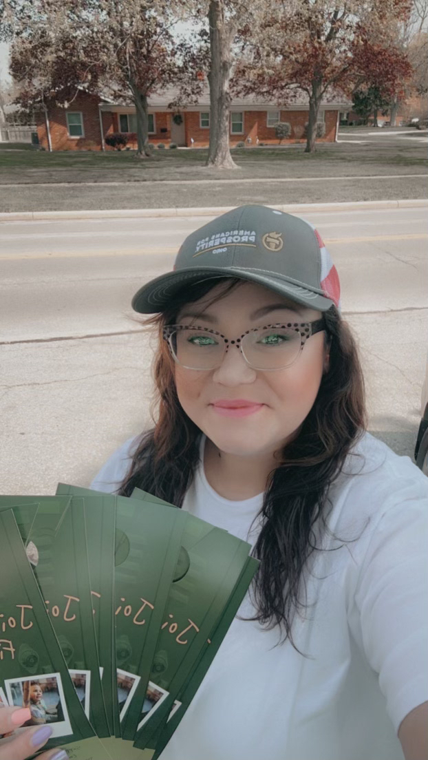 AfpOhio's tweet photo. Spring is finally here in Ohio!
The ☀️ makes conversations on the 🚪 so much more enjoyable!
Talking to folks about ✂️ taxes & 🎒#BackpackBill
✊🚪🥇 https://t.co/kg8t0C320T