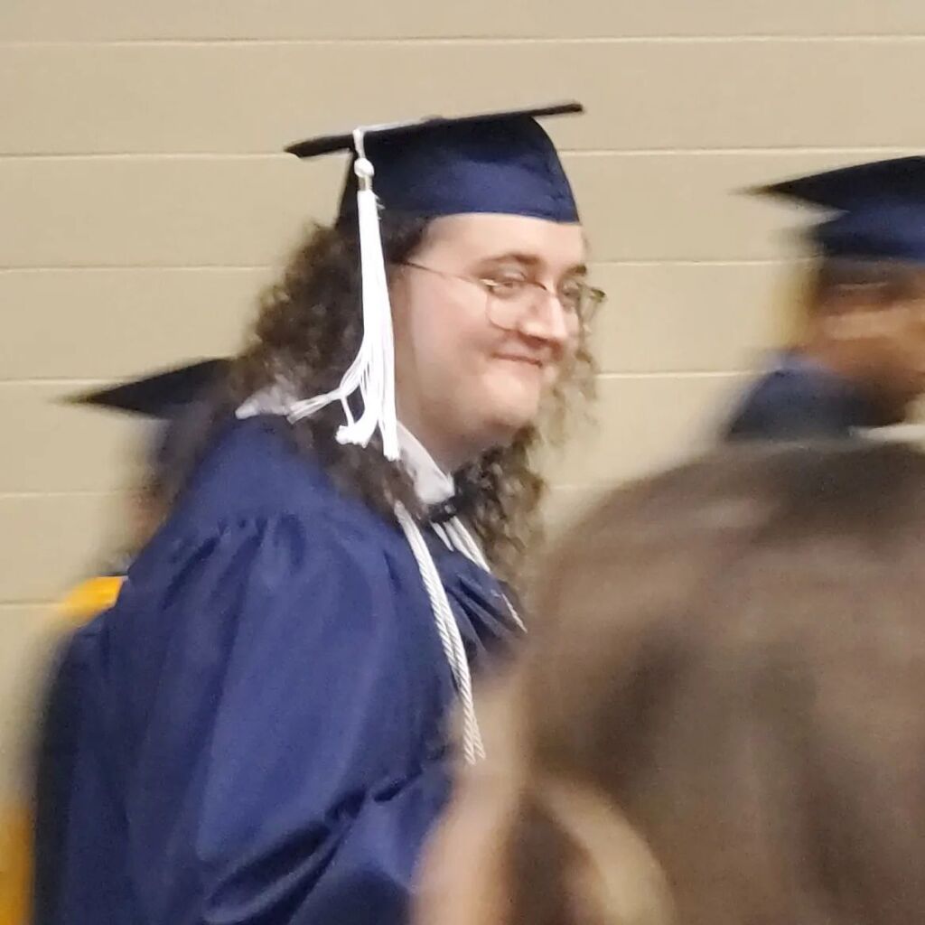 therealmofmatt's tweet photo. Commencement is commencing! Congratulations,  Sarah! https://t.co/yXTzW9K017 https://t.co/aEd2koZEOJ