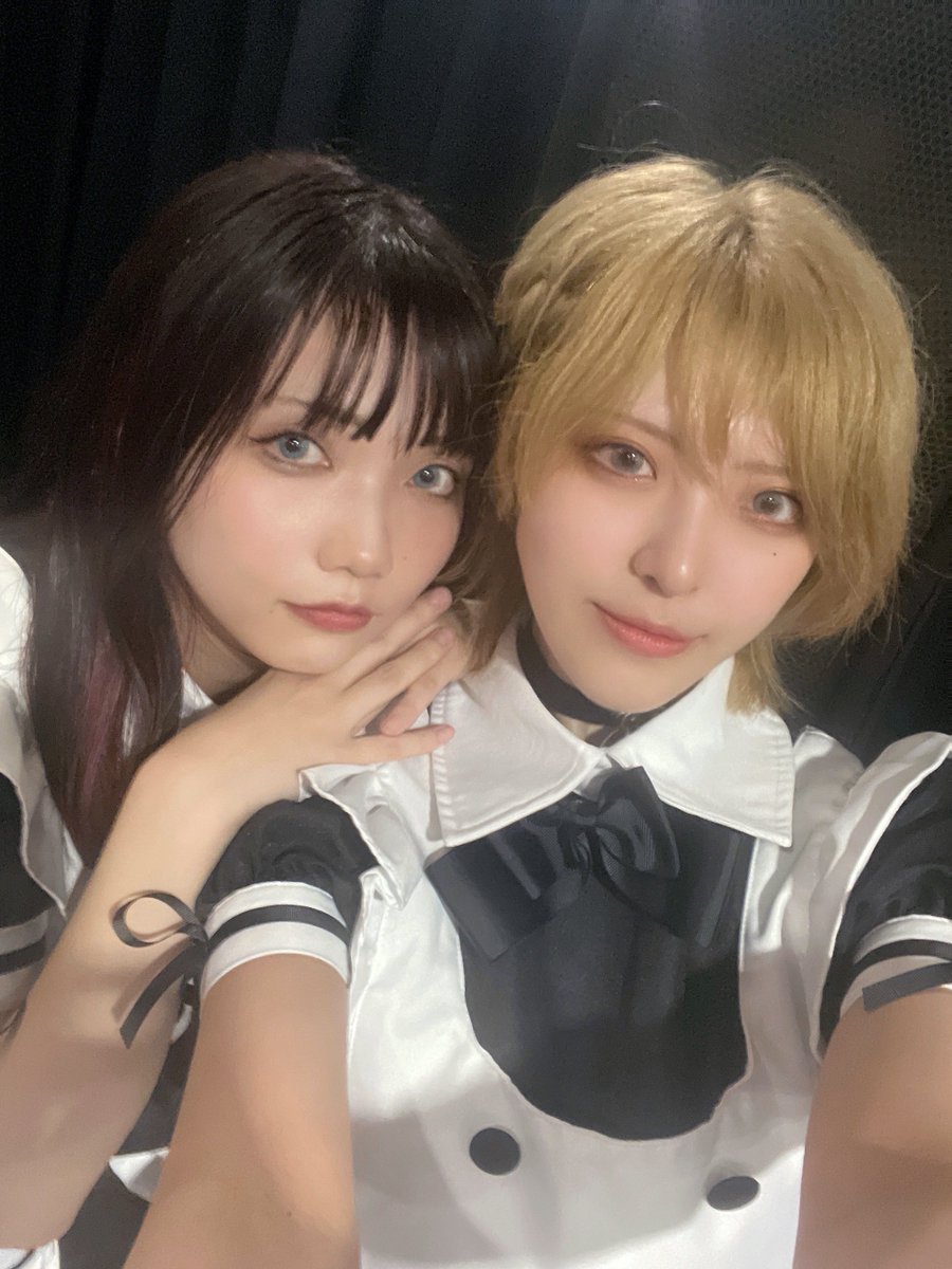 ReHyZ_'s tweet photo. 本日は #こすばん お疲れ様でした!
・アイデンティティ
・ヒビカセ
・鼓動
・だいしきゅーだいしゅき
の4曲を踊らせていただきました✨️
たくさんのご声援、そして差し入れまでありがとうございます💙❤️
遠隔チップもありがとうございました🙇♀️✨️
次のイベントは5/21のTCCです🐝💫
#ReHyZ https://t.co/kJuMvQf1ag