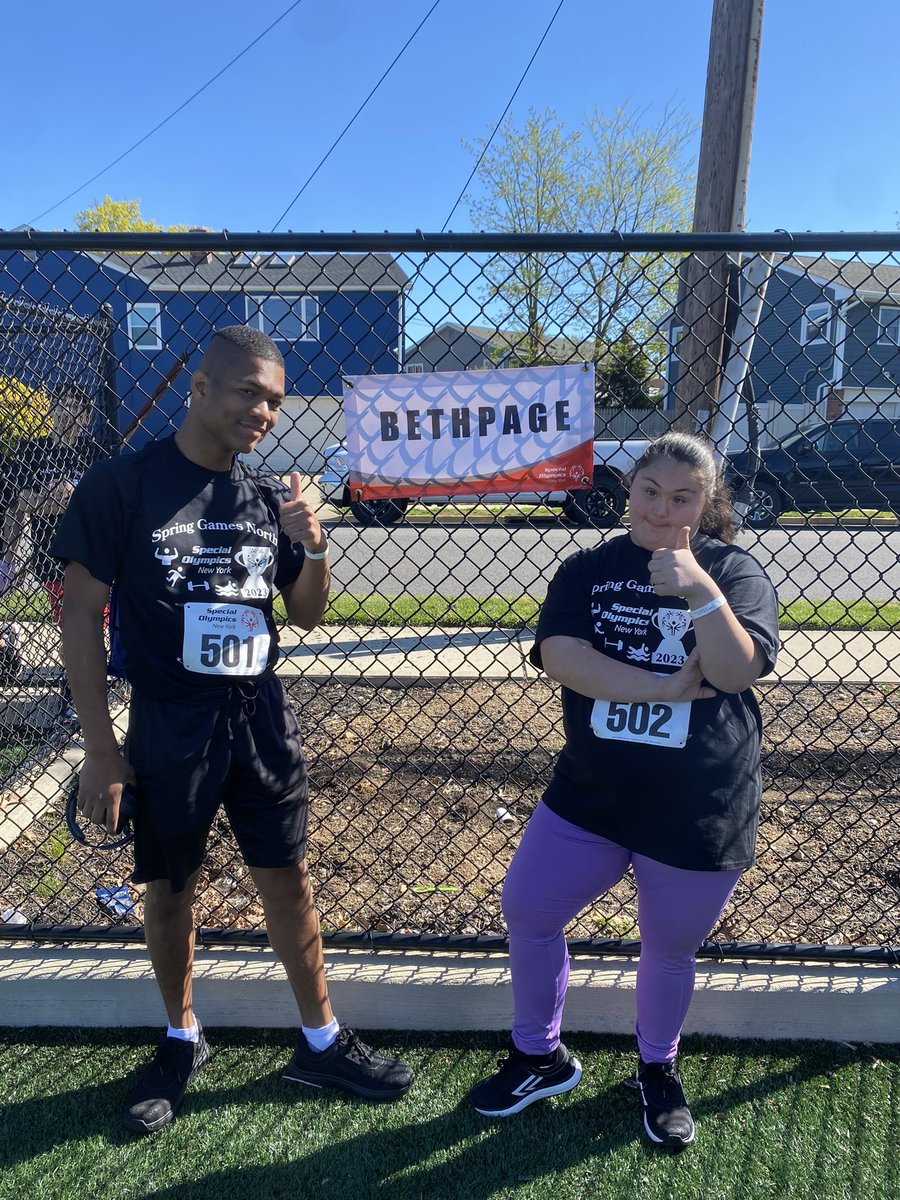 lucchesi_lisa's tweet photo. Let’s go BETHPAGE!! Beautiful day at Special Olympics hosted by Farmingdale   #WeAreBethpage @CeccoliBUFSD @ACEingitwithV @RegateiroBHS @MrsCroceBHS https://t.co/DP6xEwf3qY