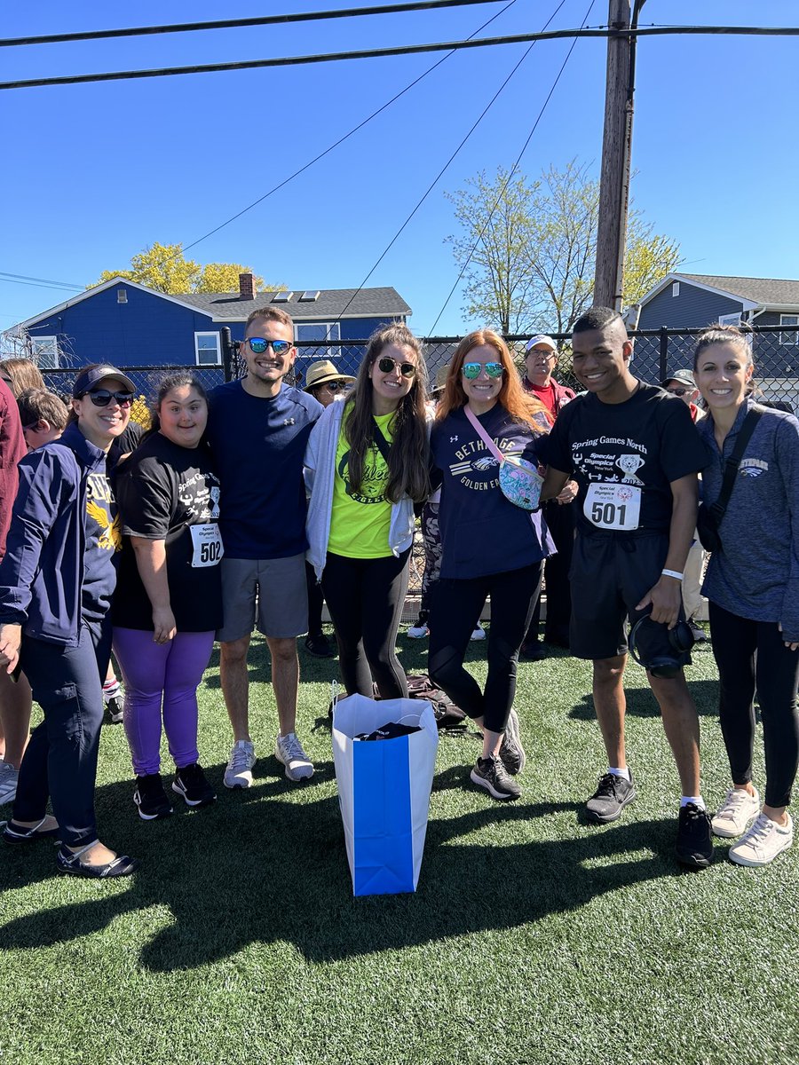 lucchesi_lisa's tweet photo. Let’s go BETHPAGE!! Beautiful day at Special Olympics hosted by Farmingdale   #WeAreBethpage @CeccoliBUFSD @ACEingitwithV @RegateiroBHS @MrsCroceBHS https://t.co/DP6xEwf3qY