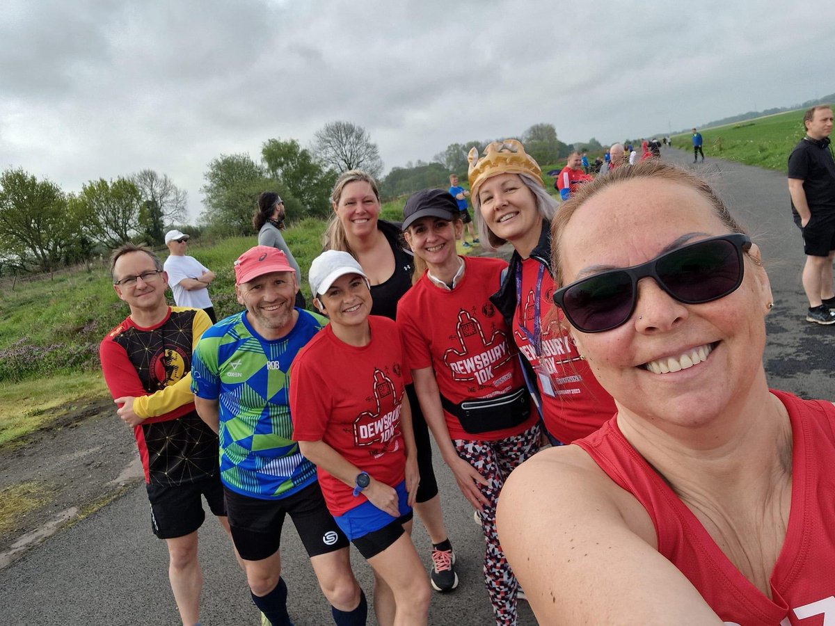 DawnSG2010's tweet photo. Spot of parkrun tourism at #SelbyParkrun this morning with #TeamDRR. I volunteered as parkwalker. Even managed to drag my cousin along for her very first parkrun. I wore my crown specially for her 😂😂 https://t.co/CjYMRIP2IW