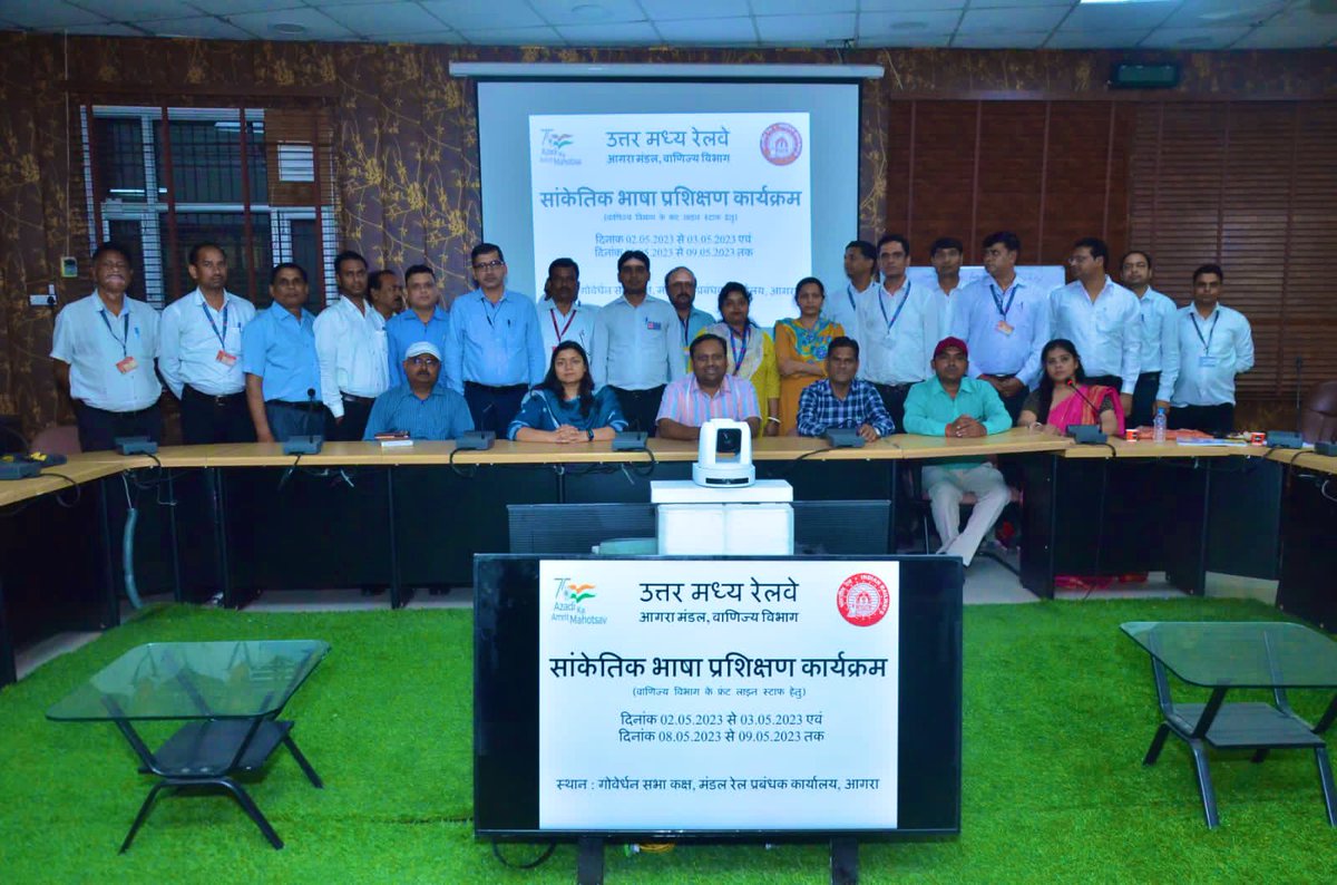 Railway stations are for all.
Thus, the front line staff in Agra is now trained in Sign Language to facilitate speech & hearing impaired passengers. 
Making Agra the most divyangjan friendly Railway station.
#accessibleindia #sugambharat #SignLanguage