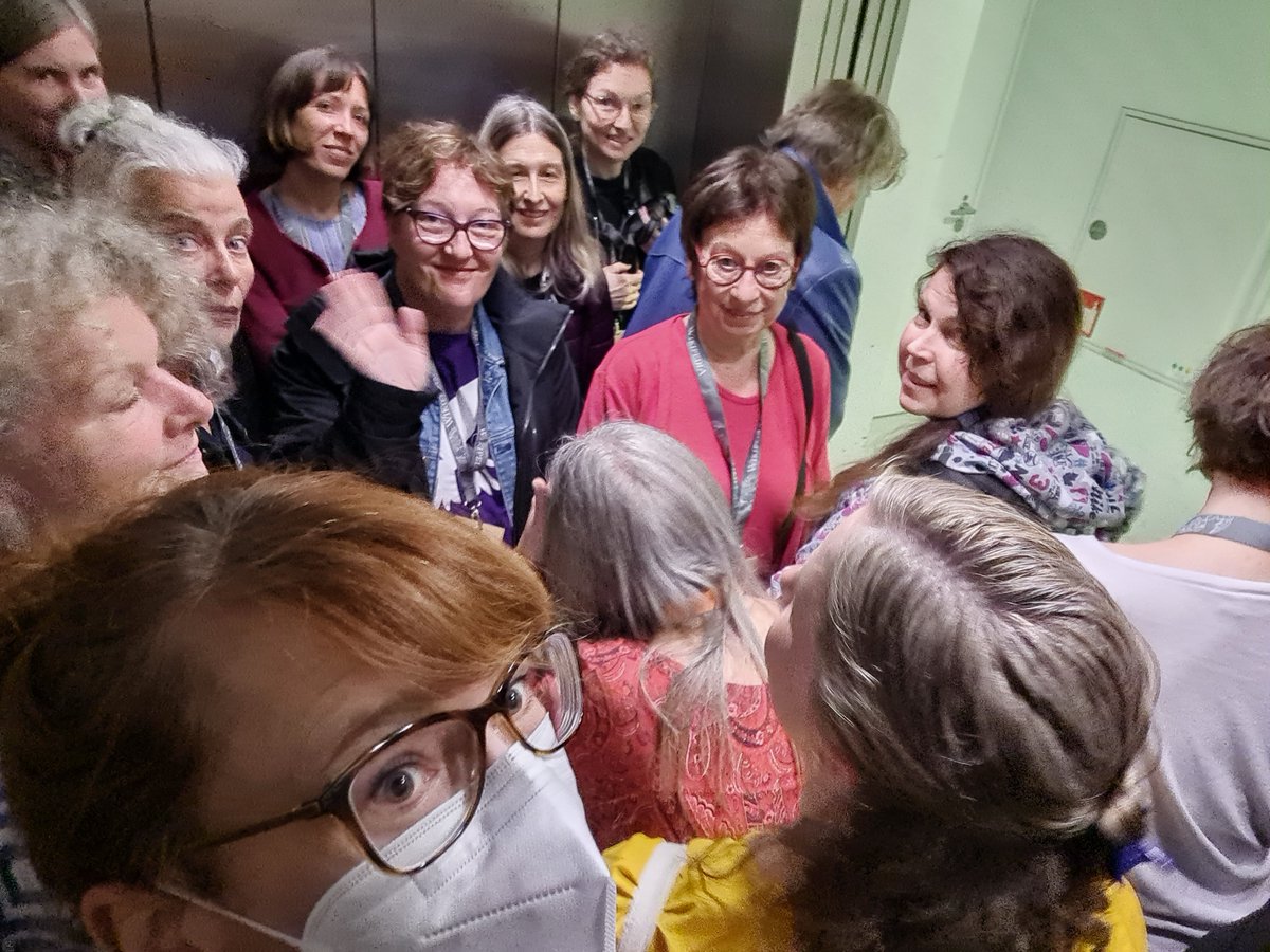 ClaudiaGarad's tweet photo. Backstage-Selfie aus dem Aufzug mit @NatachaLSP , @sabe017 et al - erstes Offline WikiEvent für mich seit Pandemiebeginn ist das #FemNetz 2023 in Stuttgart. https://t.co/DtGVRjT7NS