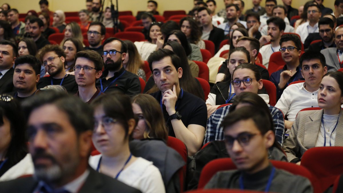 Milli Savunma Üniversitesi Kara Harp Okulu Dekanı Prof. Dr. Gültekin YILDIZ, Vizyon ve Farkındalık Eğitimleri kapsamında YLSY bursiyerlerine "Batı'nın Türkiye Algısı ve Ermeni Meselesi" konulu konuşmalarını gerçekleştirdiler.