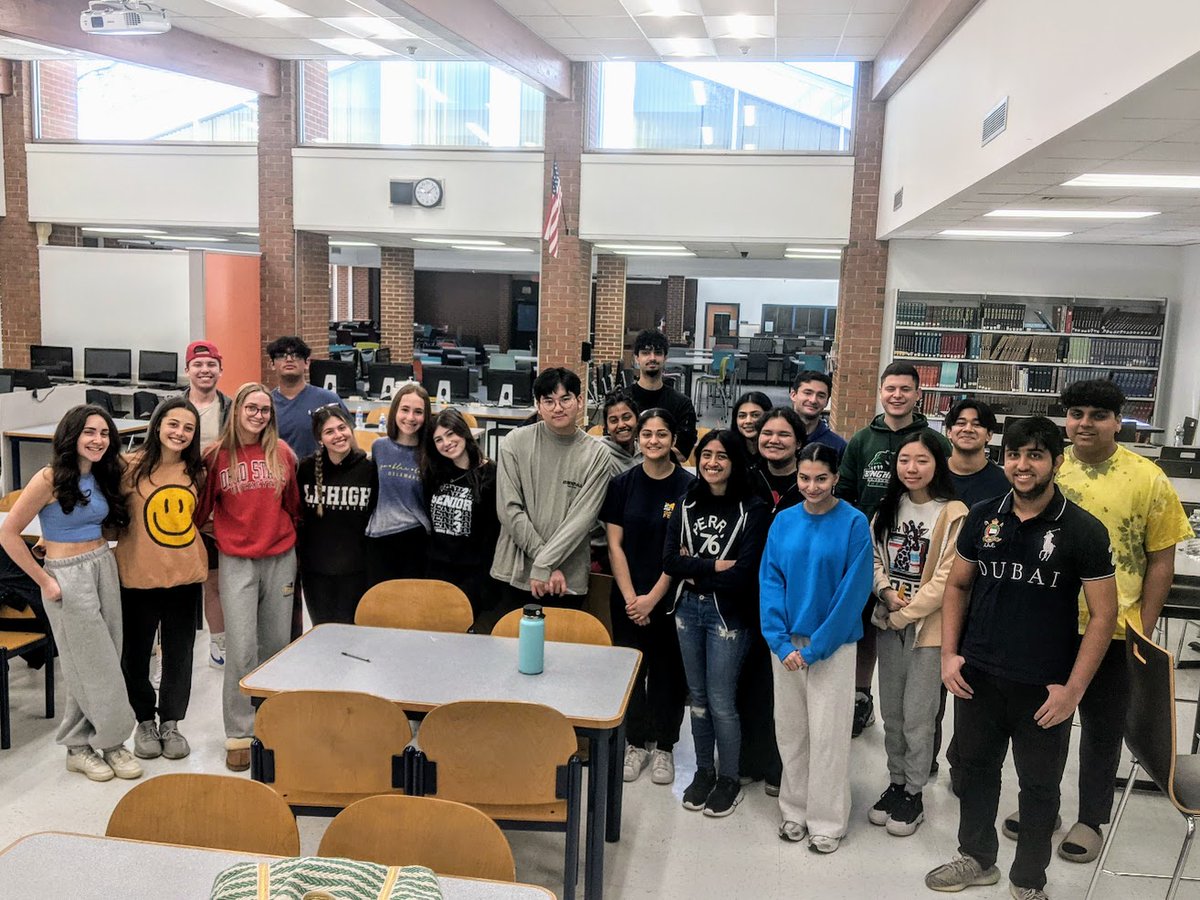 DaleyMathTweets's tweet image. It&apos;s a beautiful day for some Calculus.  Third and final Saturday practice exam for the Class of 23 ✏️❤️