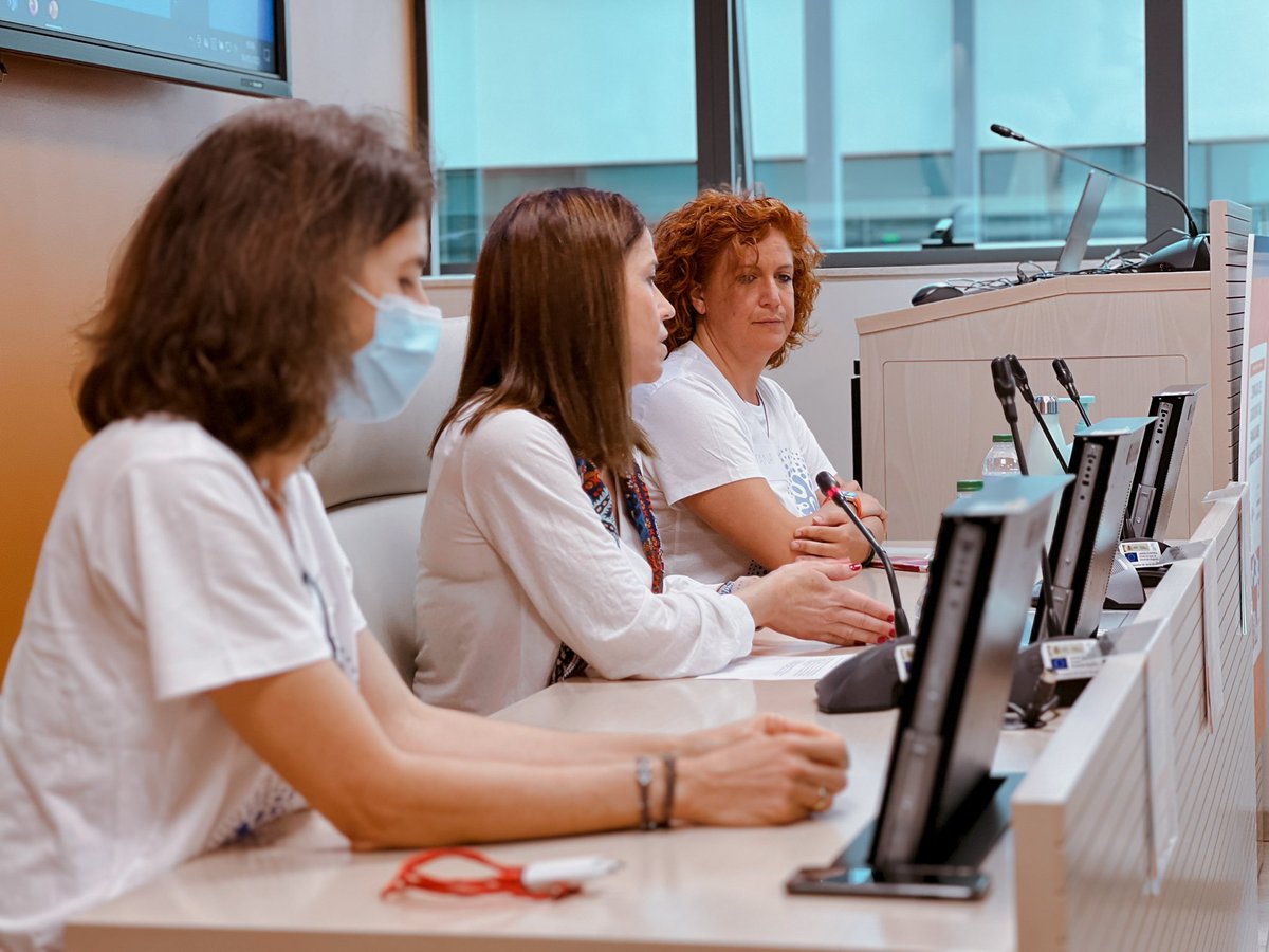 IISLaFe's tweet photo. ♥️✨ Tu hospital investiga: pacientes e investigadores juntos en una jornada de divulgación sobre cardiopatías familiares y muerte súbita que ha contado con la colaboración de @AliveCor y @health_in_code 

👥 Más de 80 personas han acudido al evento que ha acogido el #IISLaFe https://t.co/g72dKEmy1E