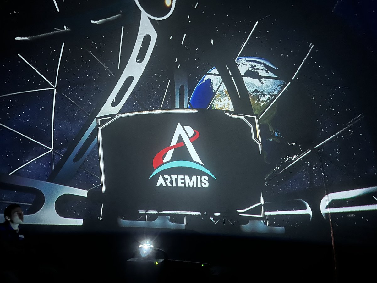 TheSTEMnerdette's tweet image. Planetarium fun for our #plantthemoon students! Learning more about what their experiments are working towards! @ncspacegrant @NASAArtemis #STEMatWCS @WCS_MediaTech