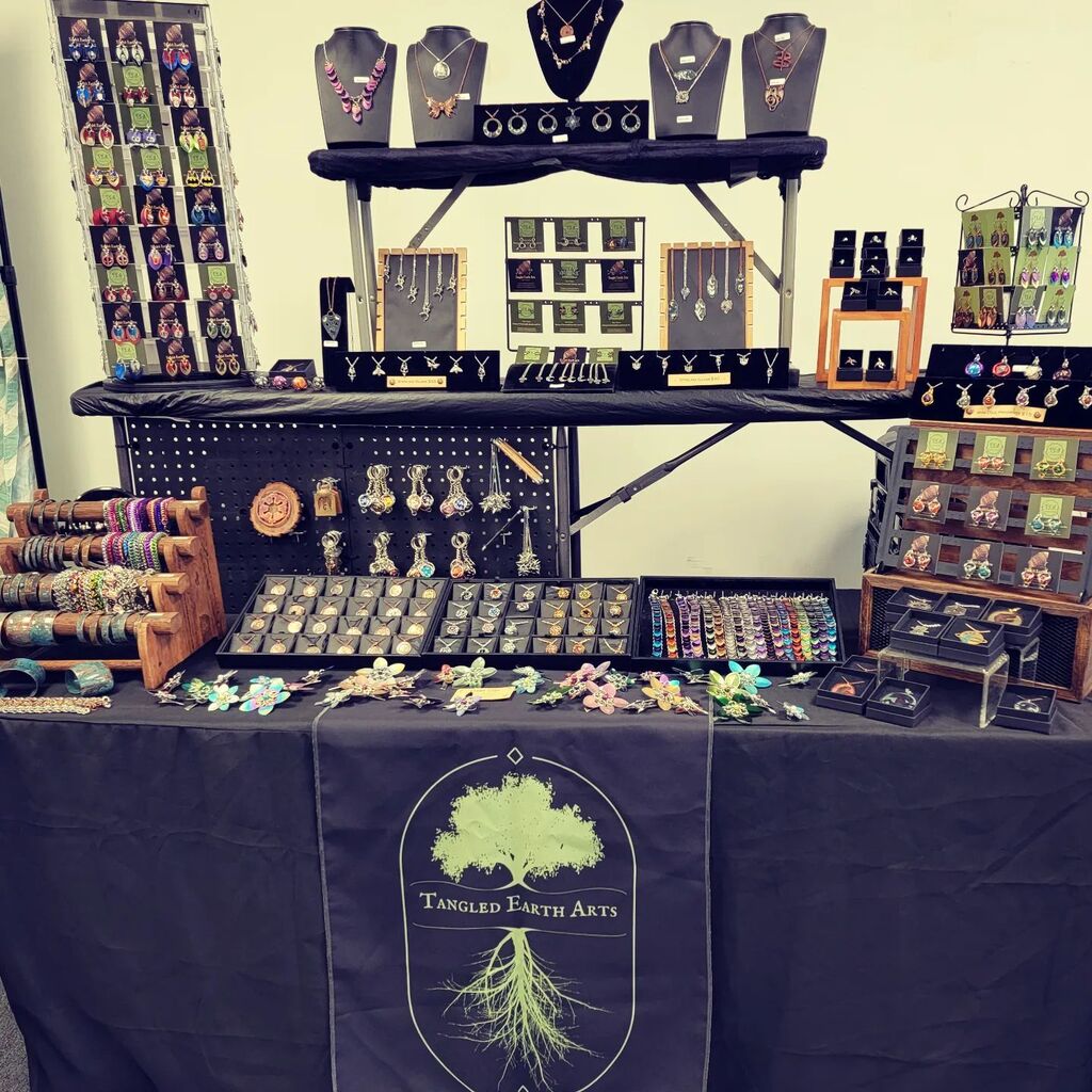 TangledEarthArt's tweet photo. All set up for Free Comic Book Day at Carol &amp; John's Comic Book Shop! We're here from 10-6 today so come on out, get some free comics and then shop with all the awesome geeky vendors!
#cnjcomics #fcbd #nerdyjewelry #comicbookjewelry #shoplocal #shopsmall https://t.co/ZeZ4KRseJK https://t.co/fx6xjlA5XD