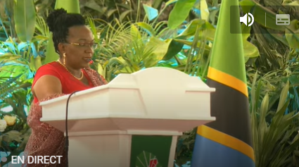 ABPInfos's tweet photo. #Burundi-L'un des exposés ayant marqué le début du #11thROMSummit  est celui de la présidente du Forum régional des femmes de la Conférence internationale sur la région des Grands lacs, Dr Sabine Ntakarutimana https://t.co/uwIMEvSBjG