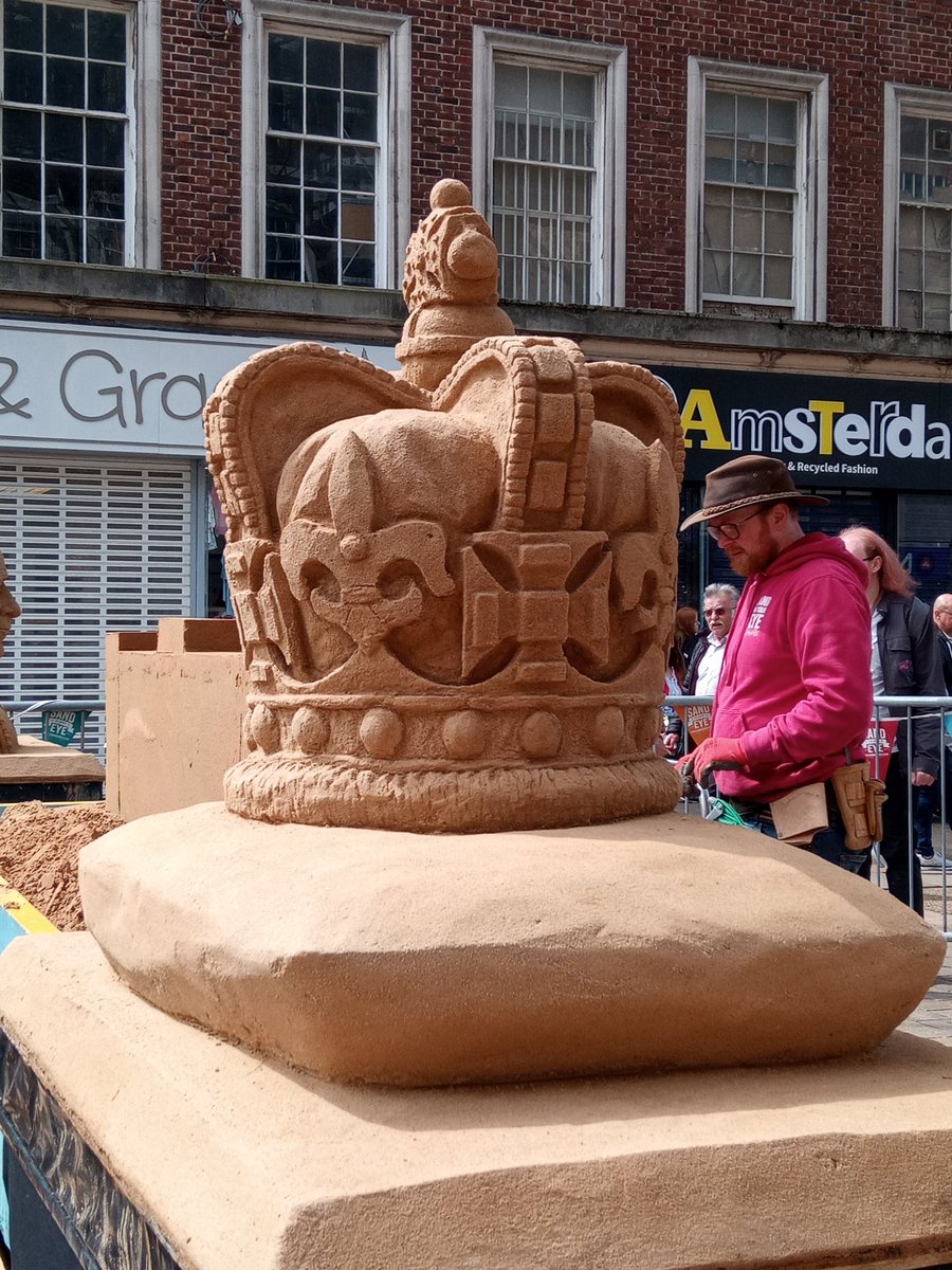 Excellent sand art in town today!
#LoveHull