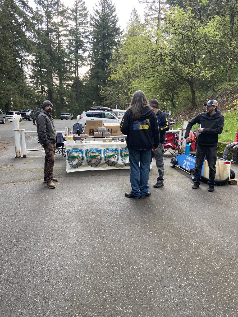 It’s it’s racer signup day! 
#pdxadultsoapboxderby