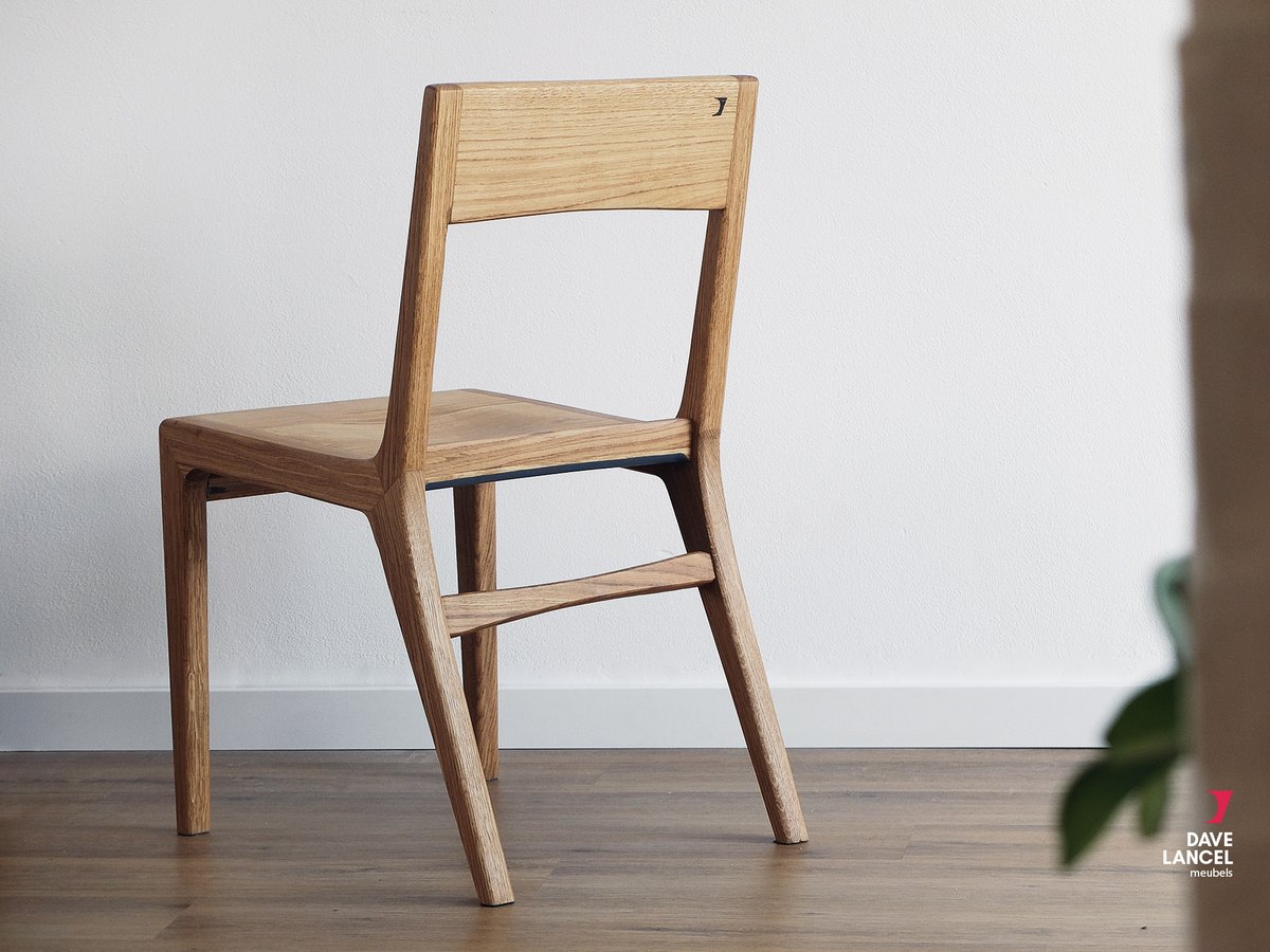 operateur_'s tweet photo. After moving house, I finally could finish my updated Herald chair. #woodworking https://t.co/9lcxNBtbXy https://t.co/9UcN7BDRlR